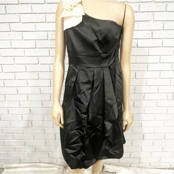 Tahari ASL One‑Shoulder Colorblock Dress Size 8 — Black & Ivory with Rosette Bow - Picture 9 of 9